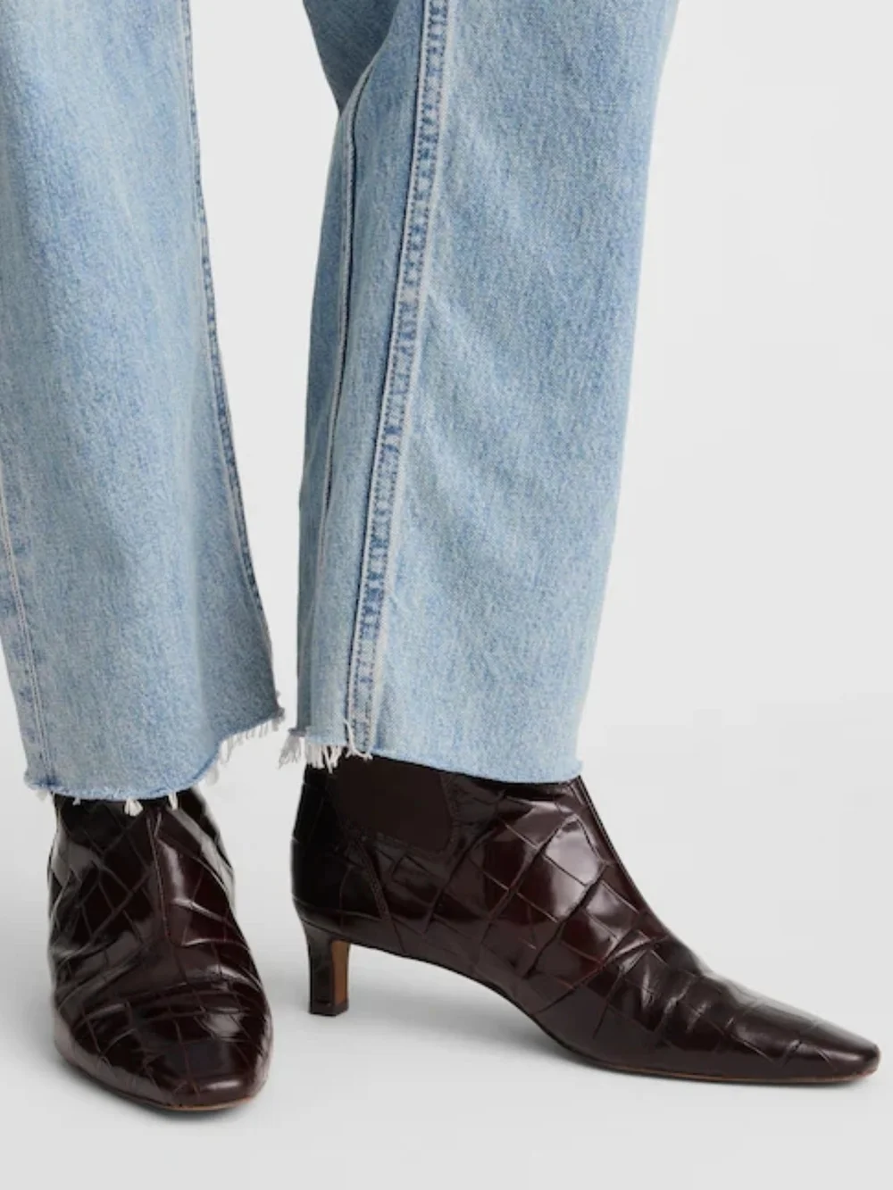 New! Madewell The Dimes Chelsea Boot in Embossed Croc Leather Coffee Bean